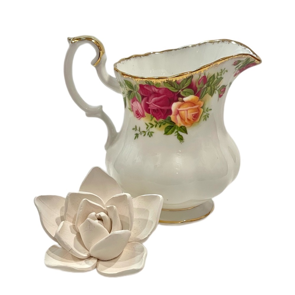 ROYAL ALBERT Vintage Bone China Old Country Roses Creamer Made in England EUC